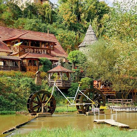 Bilya Richky Hotel Kamianets Podilskyi Bagian luar foto