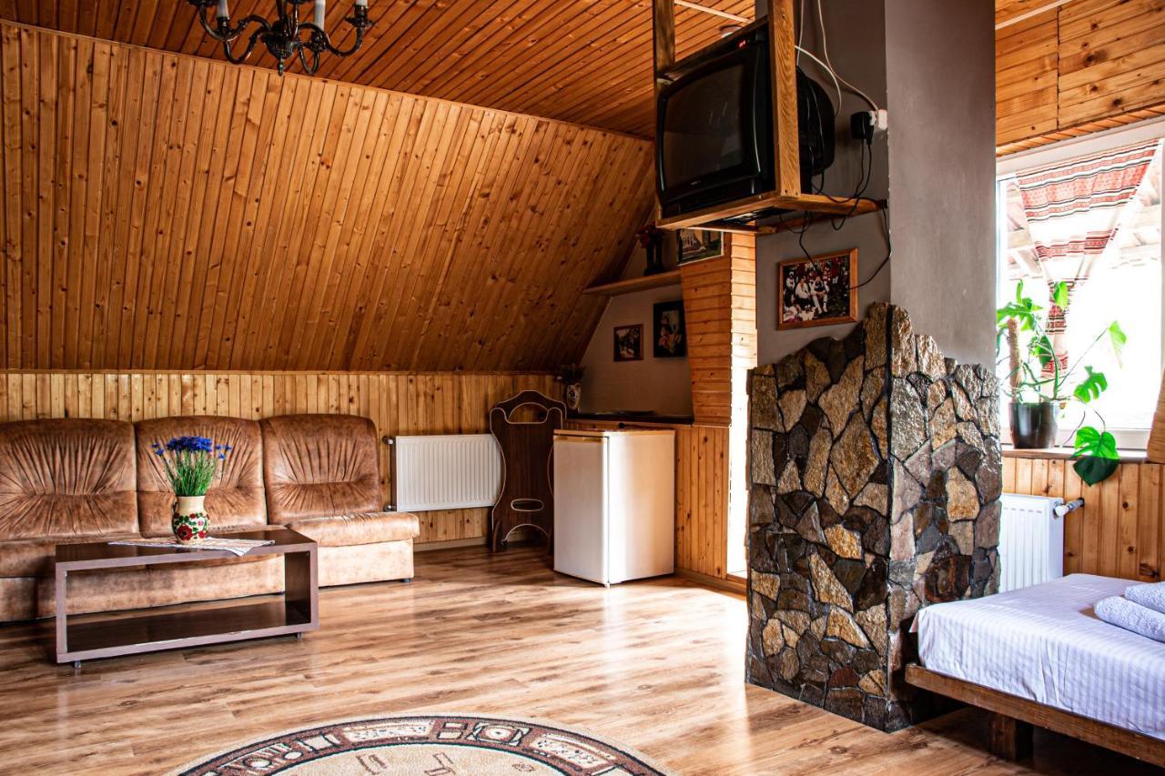 Bilya Richky Hotel Kamianets Podilskyi Bagian luar foto