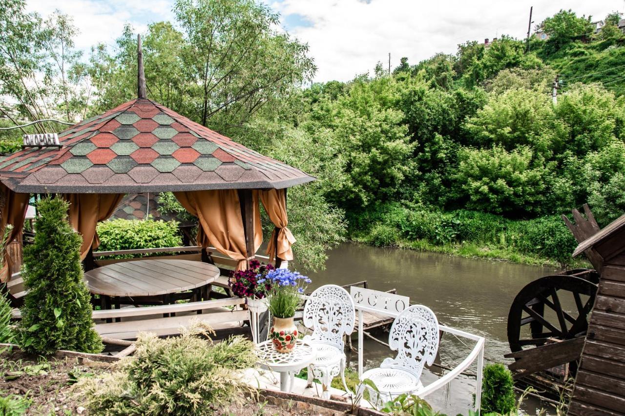 Bilya Richky Hotel Kamianets Podilskyi Bagian luar foto