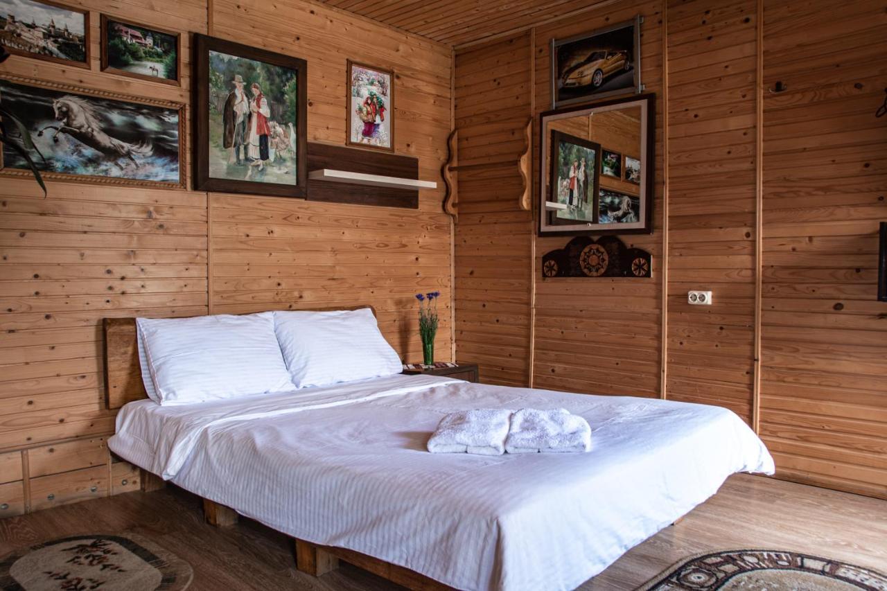 Bilya Richky Hotel Kamianets Podilskyi Bagian luar foto