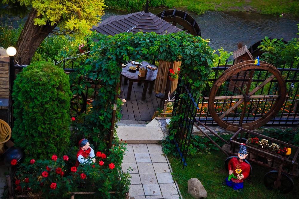 Bilya Richky Hotel Kamianets Podilskyi Bagian luar foto