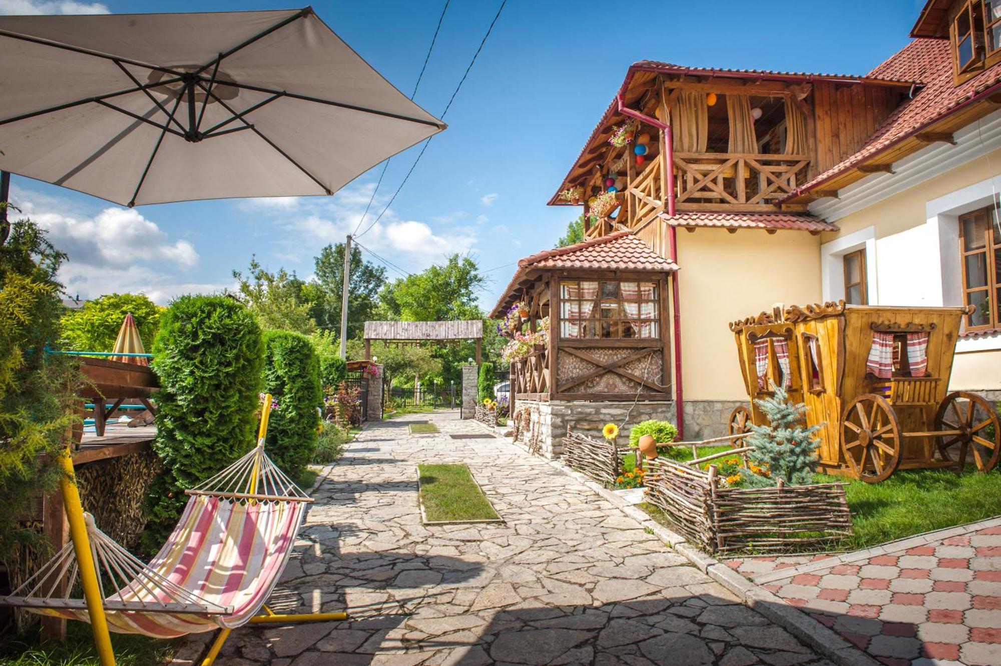 Bilya Richky Hotel Kamianets Podilskyi Bagian luar foto
