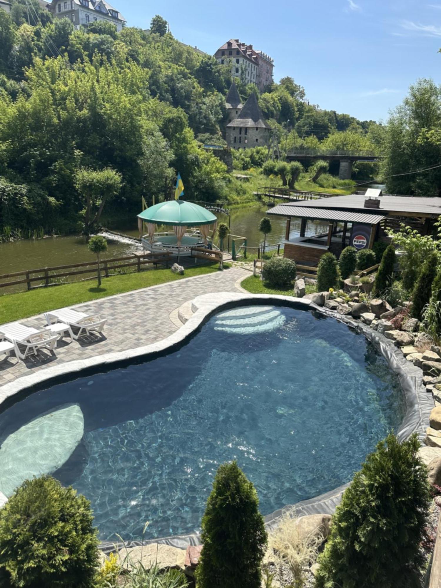 Bilya Richky Hotel Kamianets Podilskyi Bagian luar foto