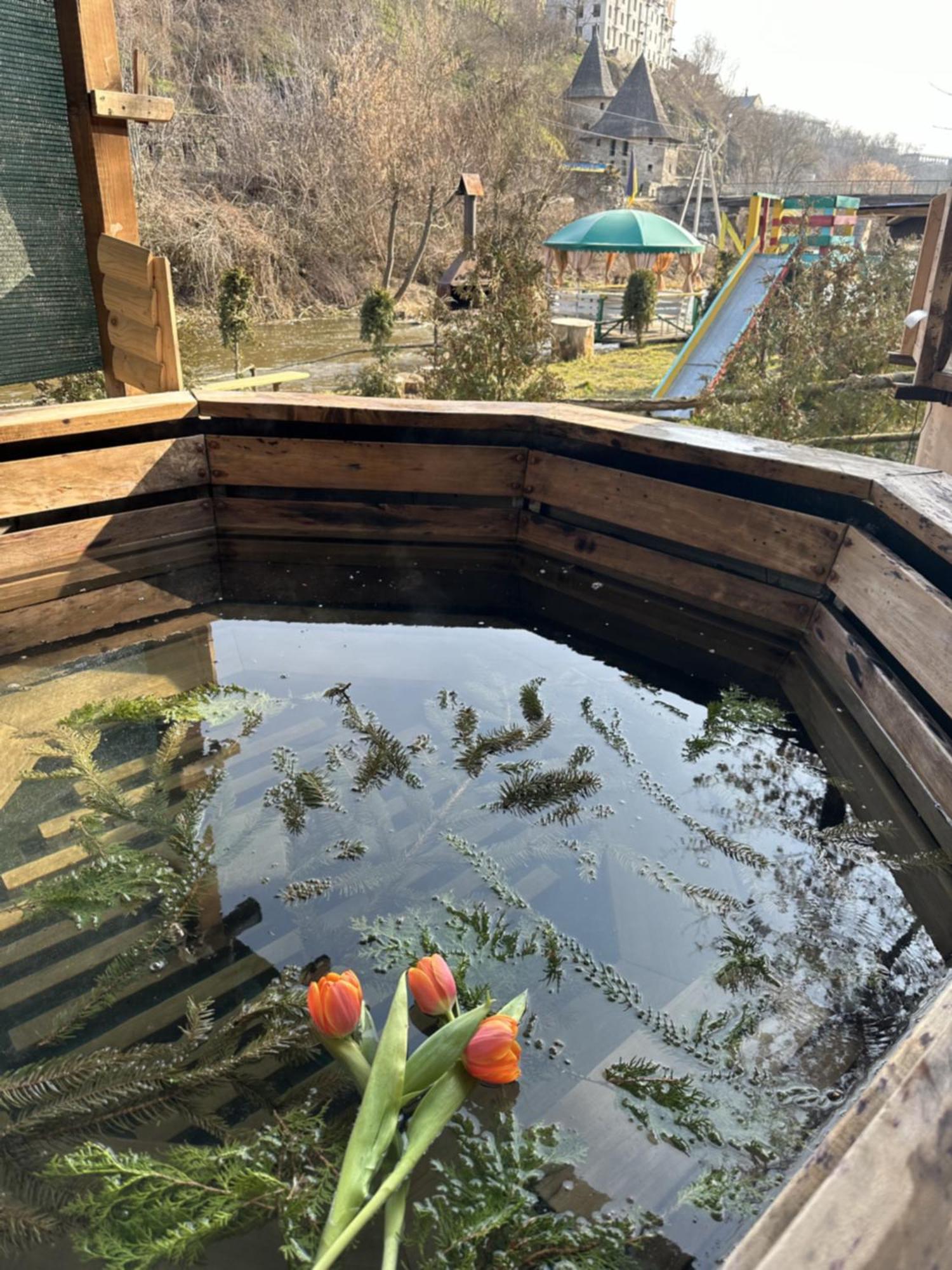 Bilya Richky Hotel Kamianets Podilskyi Bagian luar foto