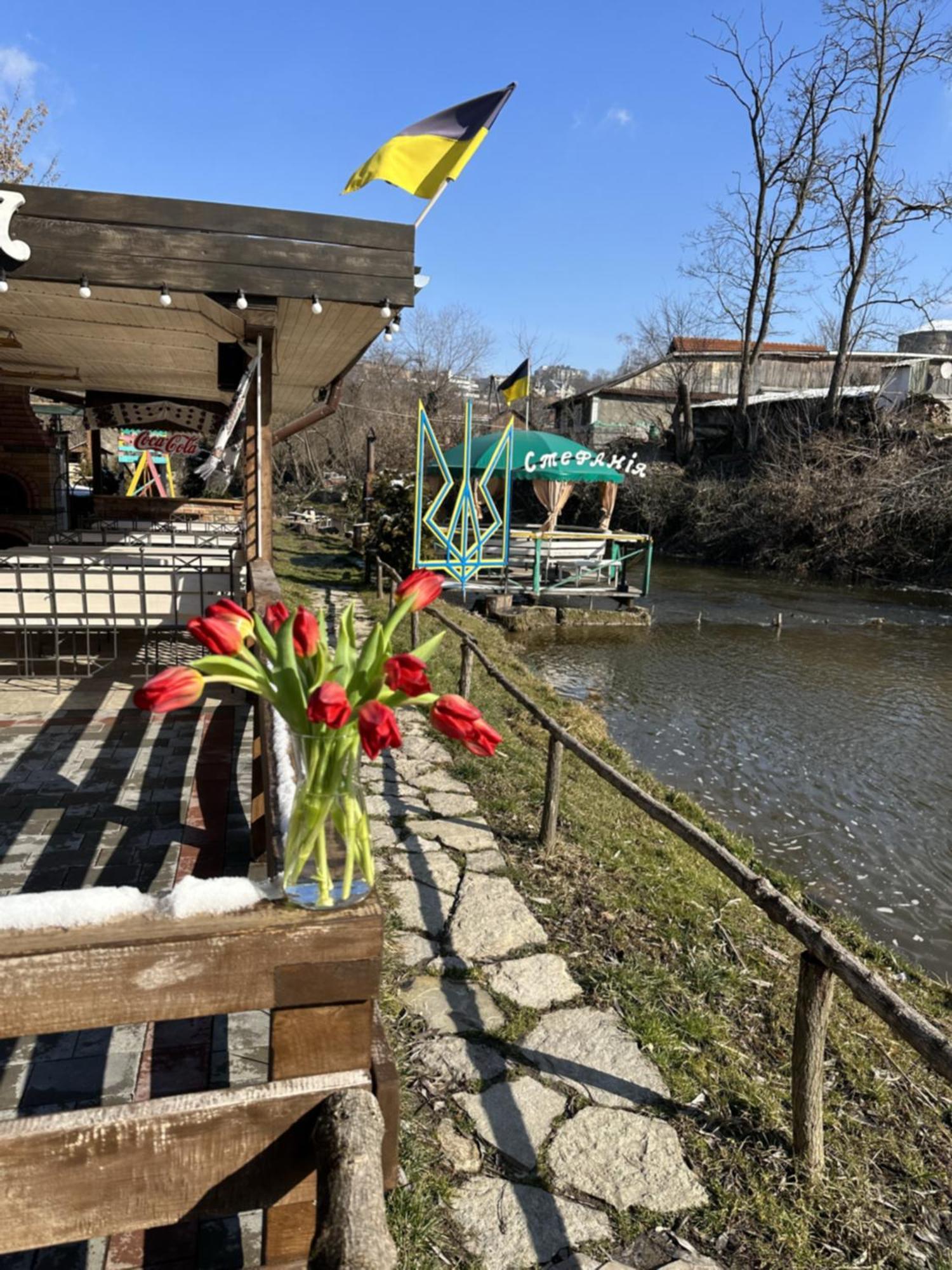 Bilya Richky Hotel Kamianets Podilskyi Bagian luar foto