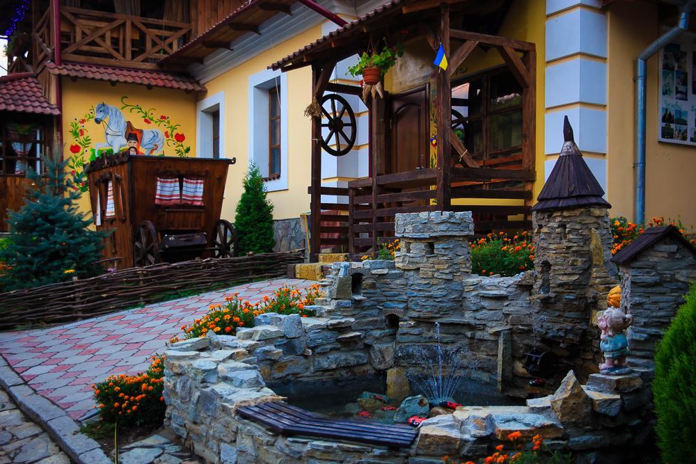 Bilya Richky Hotel Kamianets Podilskyi Bagian luar foto