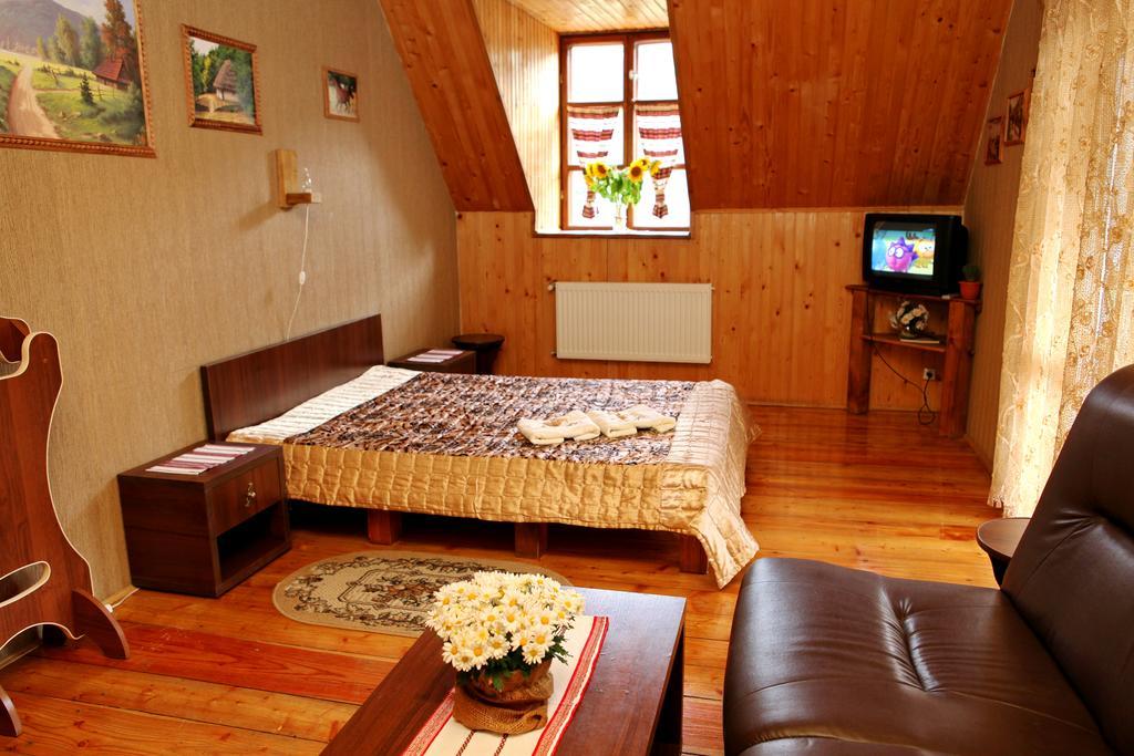Bilya Richky Hotel Kamianets Podilskyi Bagian luar foto